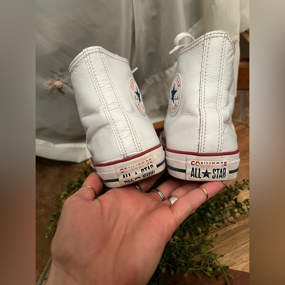 Men's Converse Chuck Taylor All Star Leather White High Top Shoe Size 11 - Picture 4 of 10